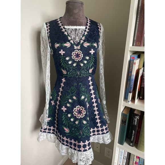 💙 Comino Couture Embroidered Lace Dress - Picture 1 of 16